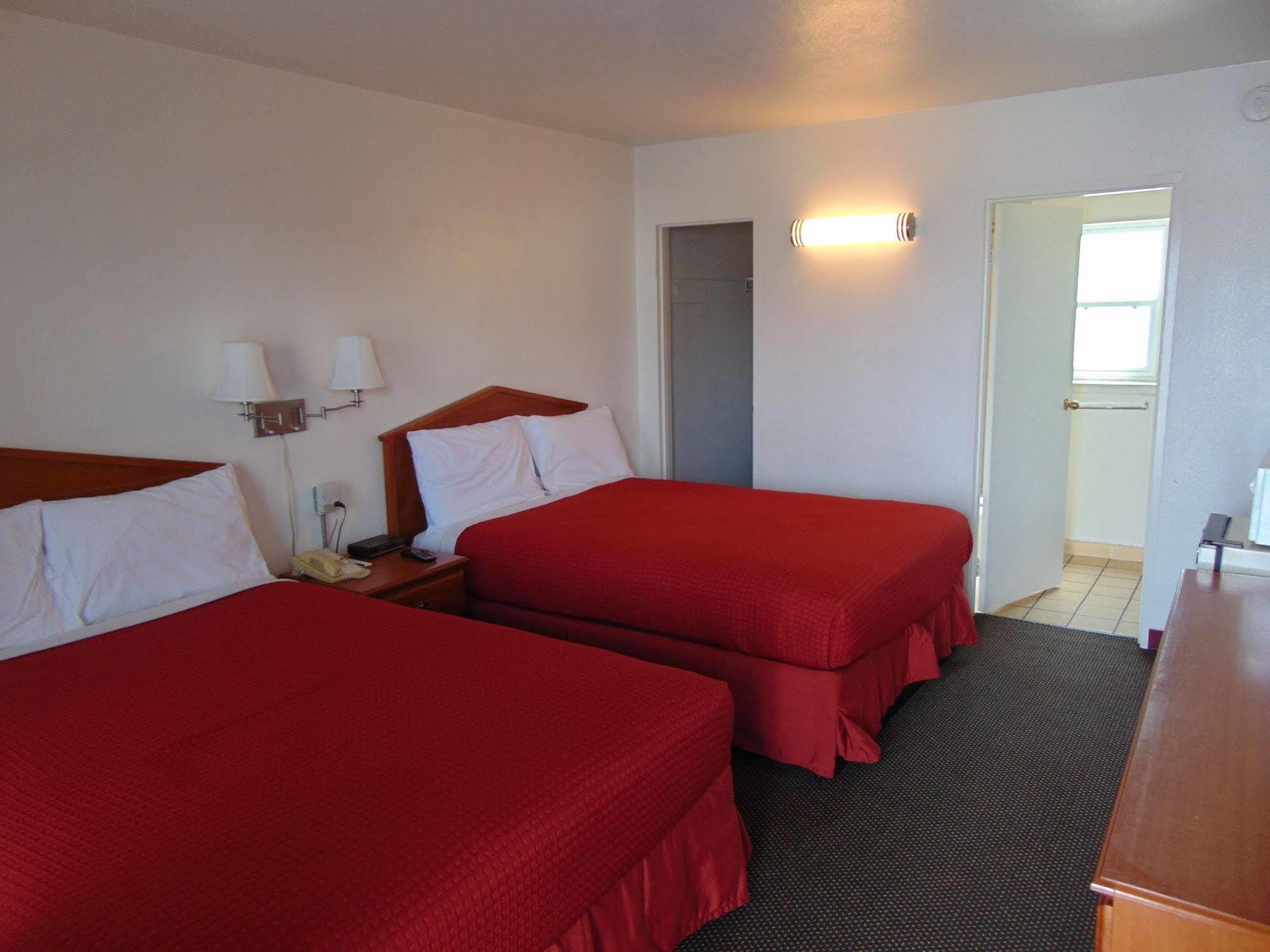 Econo Lodge Moses Lake Exterior photo